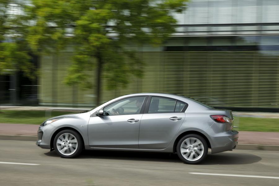  Mazda3 Sedan 2011 года  (фото 24 из 41)